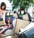 Voyager avec bébé en voiture – le siège auto