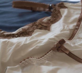 Comment choisir la lingerie de maternité et d’allaitement ? Comment choisir la lingerie de maternité et d’allaitement ?