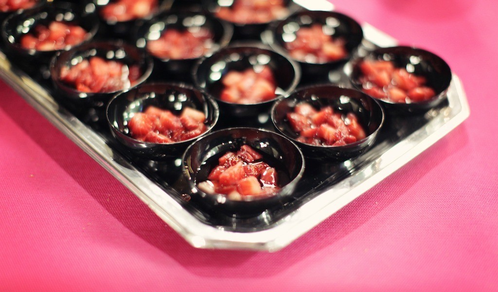 Ambiance-buffet-fraises-Mum-to-be-Party-Lyon
