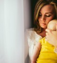 Prévenir et traiter le syndrôme de la tête plate chez le bébé