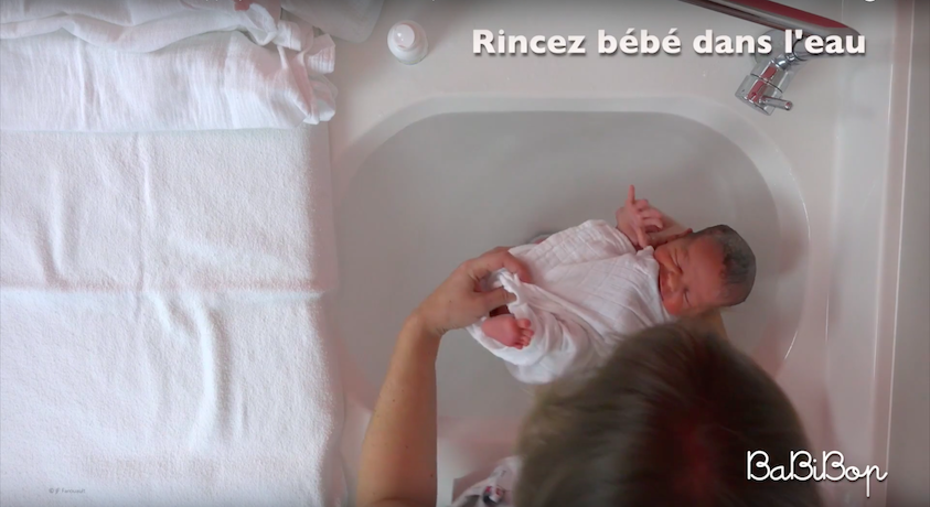 La Technique Du Bain Enveloppe Pour Diminuer Le Stress Du Bebe Avec Babibop Mum To Be Party