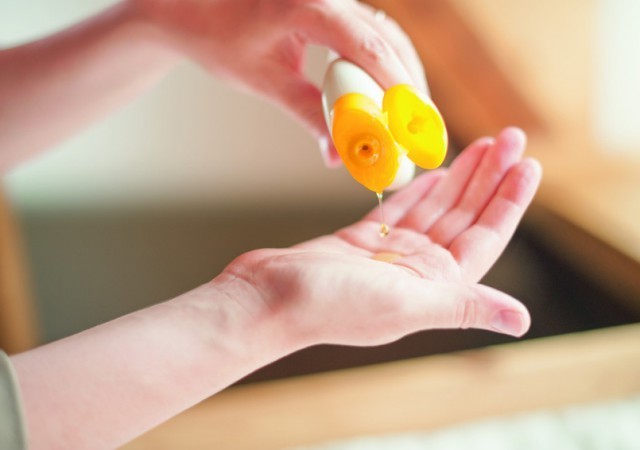 L’huile de toilette Weleda testée par une jeune maman