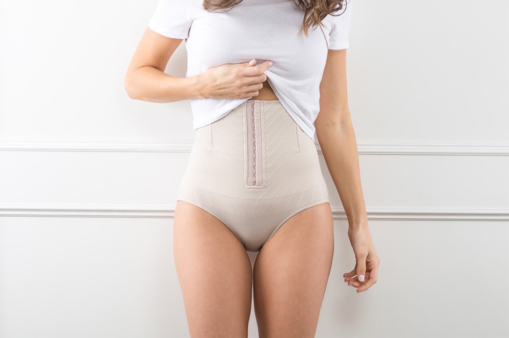belly-bandit-c-section-culotte-haute-gainante-post-accouchement-nude