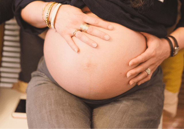 Importance collagène fibres peau grossesse femme enceinte prévention vergetures