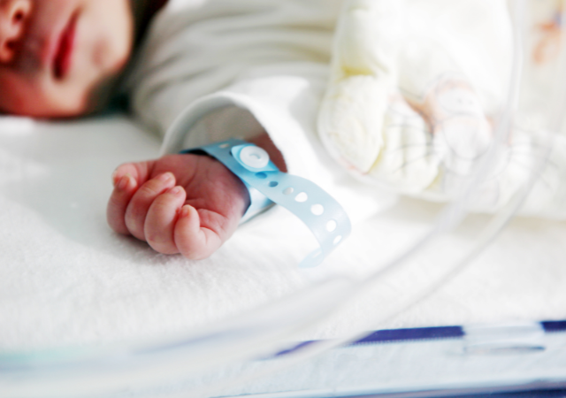 Vernix : pourquoi est-il important de le conserver ?